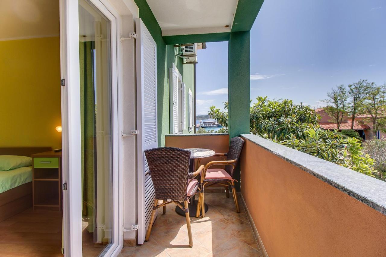 Apartments And Rooms By The Sea Nerezine, Losinj - 11815 Exterior photo